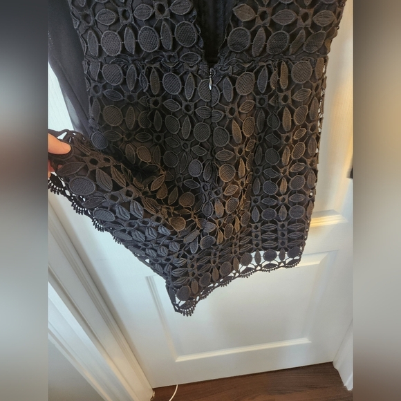 Beautiful Women's Shorts Romper Size medium - Picture 5 of 10